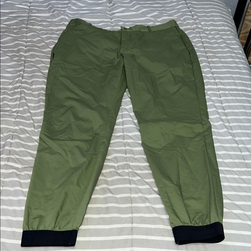 Nike Men's Olive Green Golf Joggers